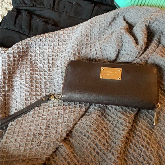 Michael Kors Handbags - Michael Kors Wallet